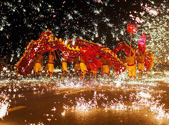 Wedding dragon dragon show in Tongliang